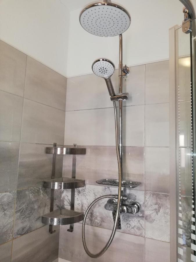 Apartman Postira Rot 外观 照片