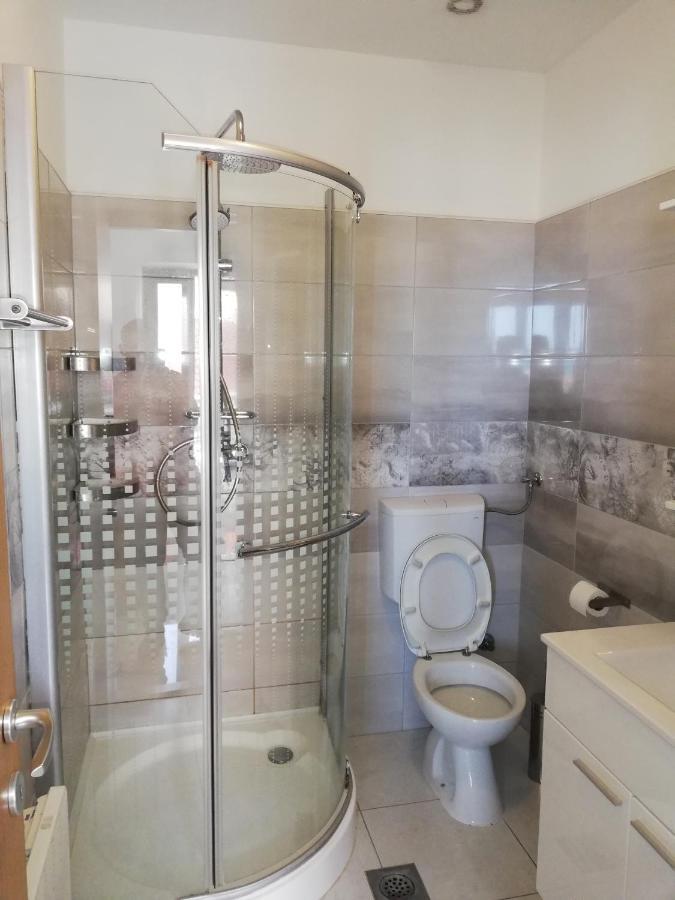 Apartman Postira Rot 外观 照片